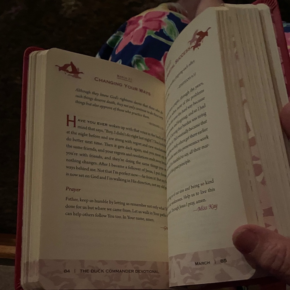 Duck Commander Devotional Book - Picture 10 of 10